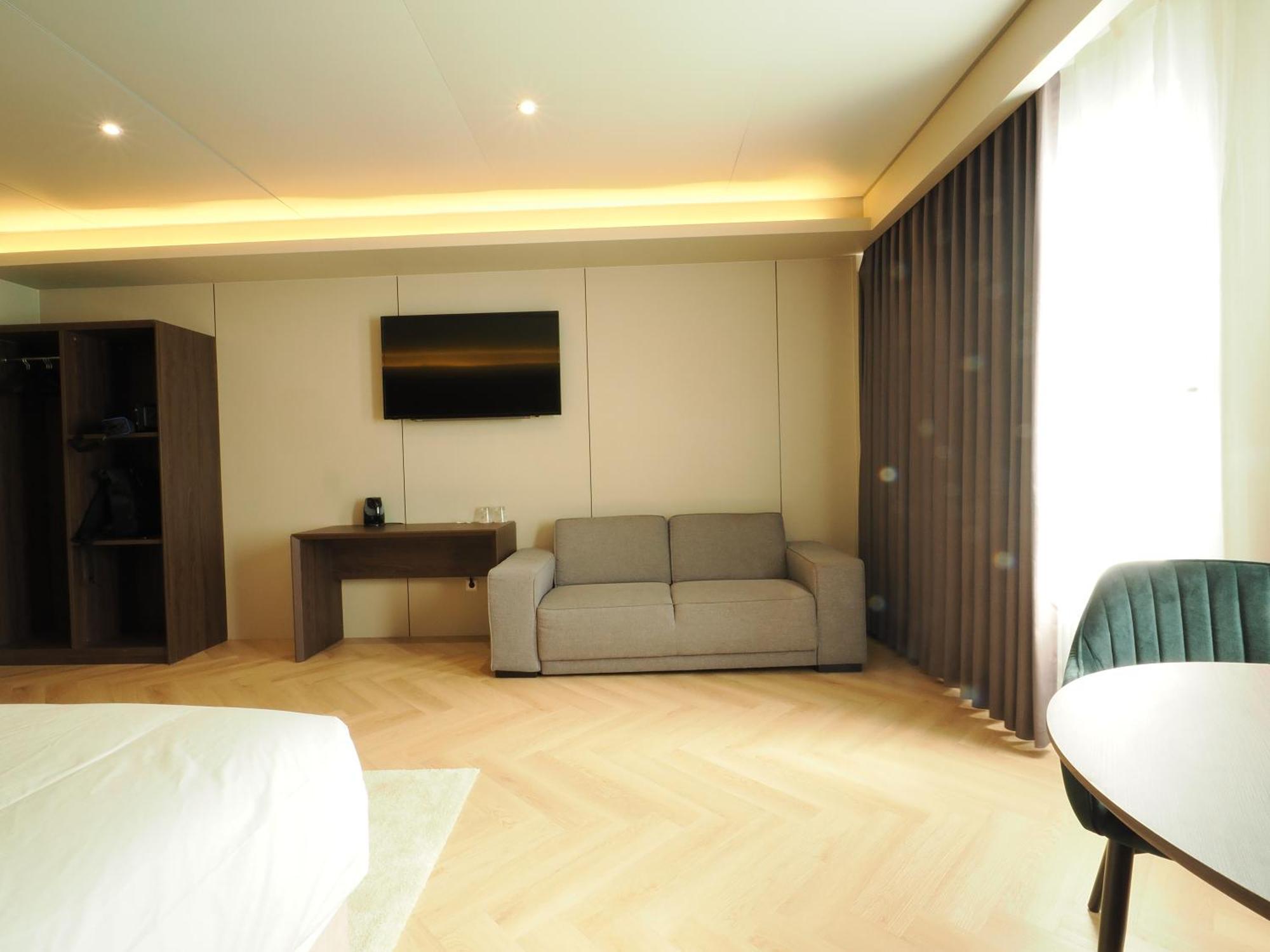 Tung Hotel